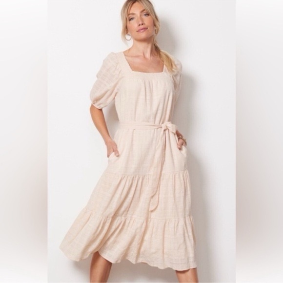 Evereve Dresses & Skirts - EVEREVE MIDI Gauze Elegant Cream Dress